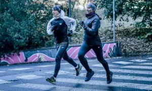 Jak się ubrać do biegania w zimę, aby nie zmarznąć i czuć się komfortowo