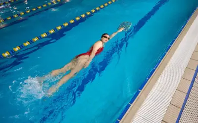 Jak nauczyć się oddychać podczas pływania i uniknąć frustracji