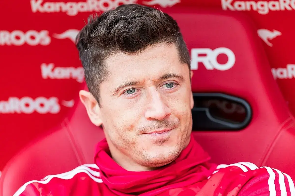 Ile zarabia Lewandowski na dzień? Zaskakujące kwoty jego dochodów