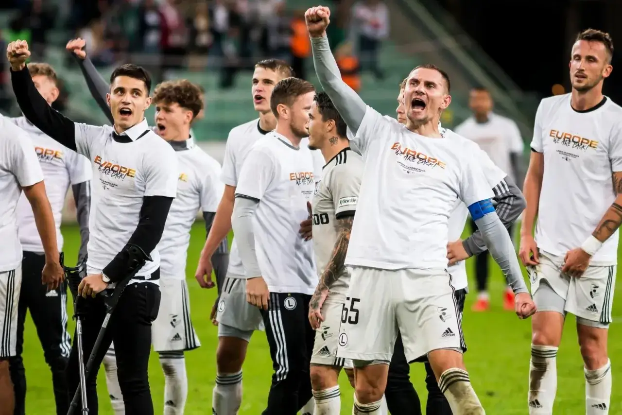 Zdjęcie Ile zarabiają piłkarze Legii? Zaskakujące pensje w klubie!